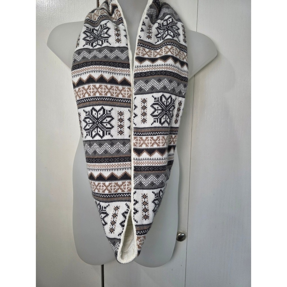 Fair Isle Snowflake Infinity‎ Scarf Cozy Winter Knit cabin Scandi Cottage Nordic